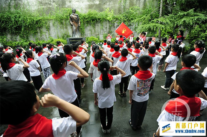 重庆云阳:童心向党,队旗飘扬(图1) 重庆云阳:童心向党,队旗飘扬(图1)