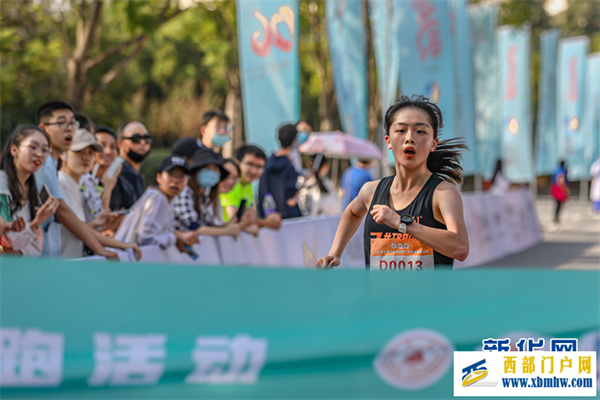 五年沉淀 四川大学“乐跑回家”在运动中凝聚校友(图3) 五年沉淀 四川大学“乐跑回家”在运动中凝聚校友(图3)