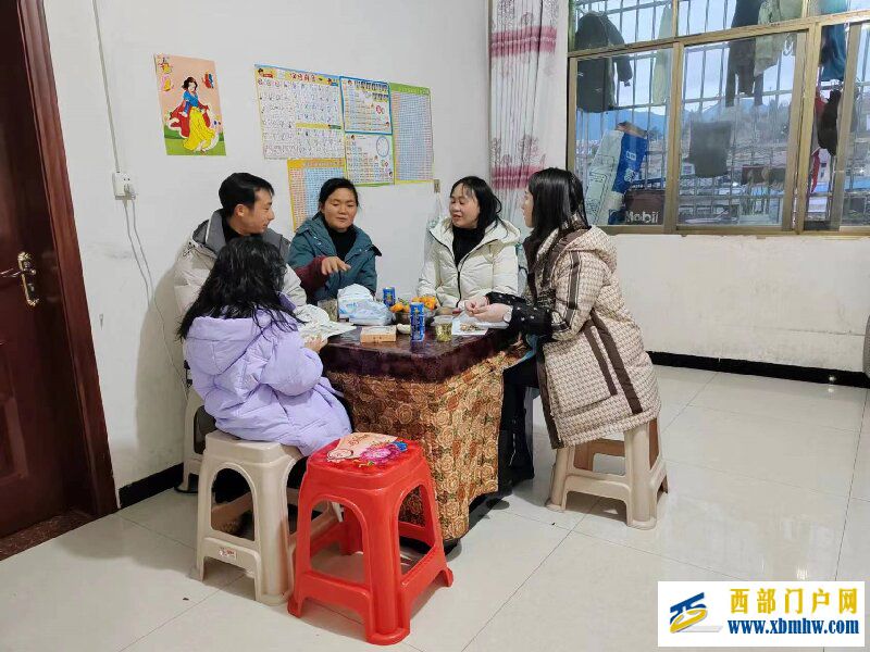 印江县实验小学开展家校再联系活动(图2) 002.jpg