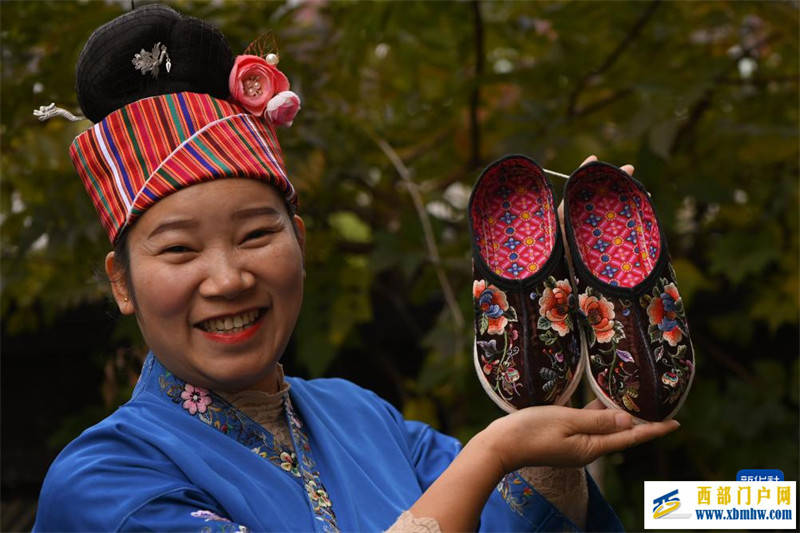 贵州施秉:“非遗”苗绣产业焕发生机(图3) 贵州施秉:“非遗”苗绣产业焕发生机(图3)