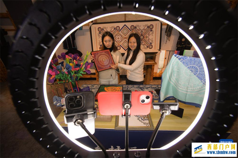 贵州施秉:“非遗”苗绣产业焕发生机(图5) 贵州施秉:“非遗”苗绣产业焕发生机(图5)