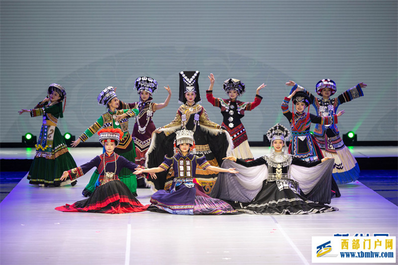 首届楚雄时装周盛典举办(图3) 首届楚雄时装周盛典举办(图3)