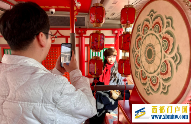 西安:在多元游玩方式中感知更浓年味(图2) 西安:在多元游玩方式中感知更浓年味(图2)