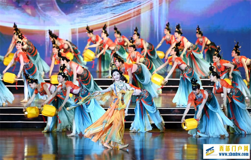 第十一届丝绸之路国际电影节在西安开幕(图2) 第十一届丝绸之路国际电影节在西安开幕(图2)