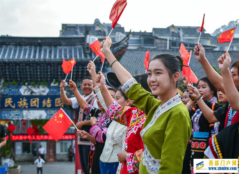 让民族团结的佳话代代相传(图4) 让民族团结的佳话代代相传(图4)