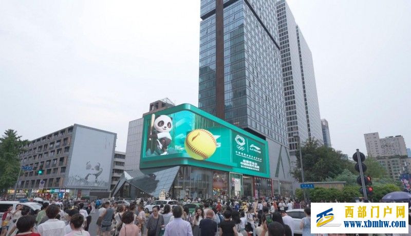 李宁发布2025世运会中国体育代表团领奖装备,以绿色科技演绎中国力量(图5) b9ebade98198b883d9180dd314f2060f_20250808110403909135248.jpeg